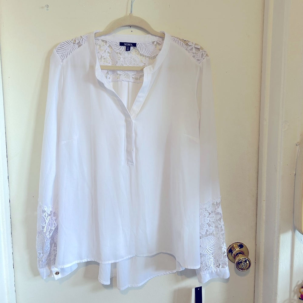 New XOXO White Floral Design Cut-out Lace Sheer Button Up Top Size XXL in White
